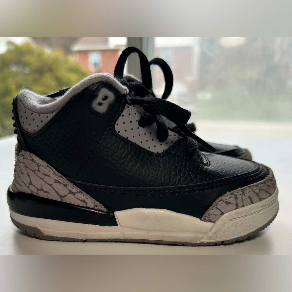 Nike Kids Black and Little Posite One Gray Sneakers Size 6c with Box